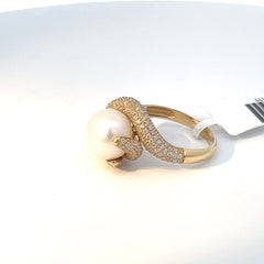 14 kt Pearl Ring.