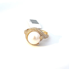 14 kt Pearl Ring.